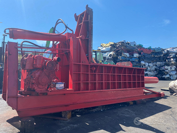 Pressa per rottame scarrabile