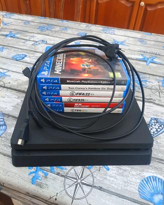 PlayStation 4 Slim 