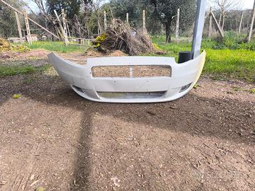 Paraurti anteriore Fiat Punto