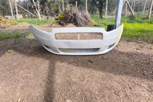 Paraurti anteriore Fiat Punto