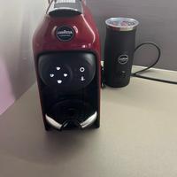 Macchina Lavazza A Modo Mio Idola + Cappuccinatore