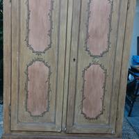  antico armadio in legno dipinto