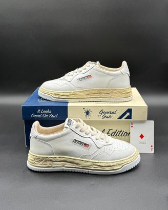 Autry Medalist Low Super Vintage bianche e panna
