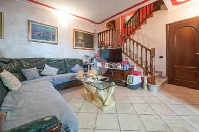 PORZIONE DI BIFAMILIARE A VOLVERA