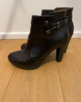 Stivaletti in pelle Nero Giardini