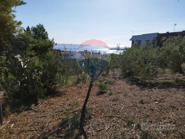 Terreno - Giardini-Naxos