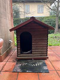 Cuccia in tronchetti di legno,