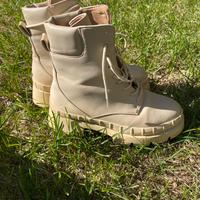 Anfibi beige - desert boots