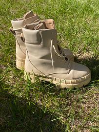 Anfibi beige - desert boots