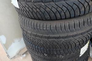Gomme Michelin 235/50/18
