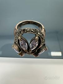 Anello antico in argento con pietre gioiello
