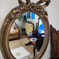 Antique Mirror ovale italiano Luigi XVI in legno d