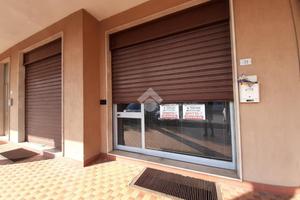 NEGOZIO A RONCADELLE