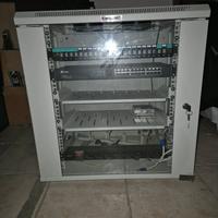 Armadio Rack 19" Intellinet completo di Switch Gig