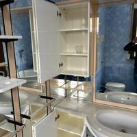 Mobile bagno con lavabo