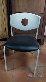 Sedia Stoljan IKEA, struttura bianca, seduta nera