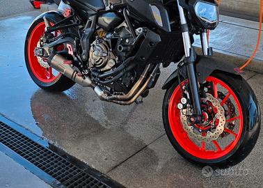 Scarico Yamaha Mt07 Leovince lv one completa 
