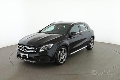 MERCEDES- BENZ GLA 200 D 136CV AMG PREMIUM PLUS 4M