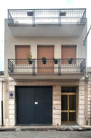 Stabile Indipendente con Garage e Terrazza Panoram