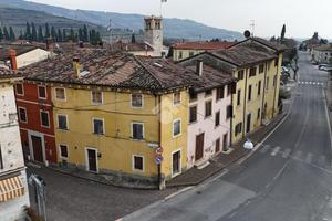 CASA SEMINDIPENDENTE A MEZZANE DI SOTTO