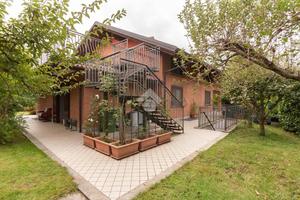 VILLA SINGOLA A BARBANIA