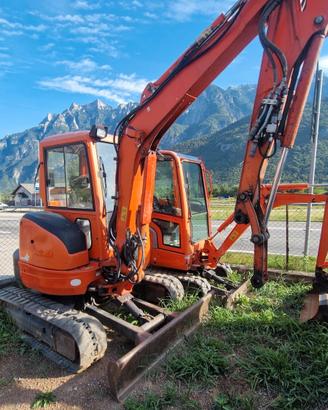 Miniescavatore KUBOTA CABINATO KX 35