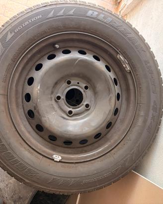4 Gomme Invernali 215/65 R16 Bridgestone Blizzak