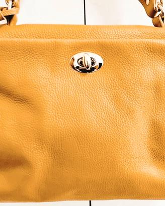 Borsa da donna Vera pelle color senape firmata.