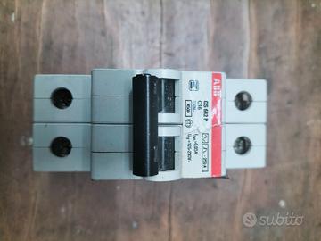 Interruttore magnetotermico c16