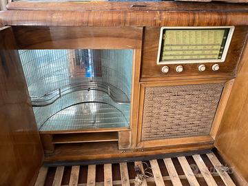 Mobile bar radio giradischi