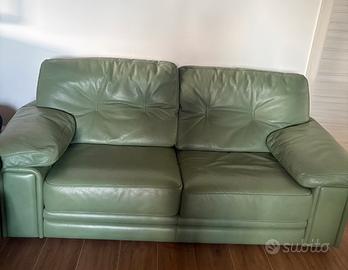 Divano in pelle pieno fiore