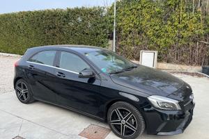 MERCEDES-BENZ CLASSE A 180d