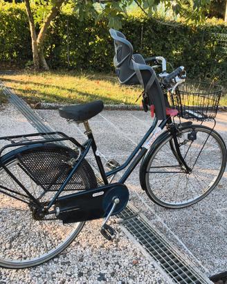 Bici con seggiolino  e cestino 