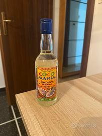 Bottiglia rum al cocco