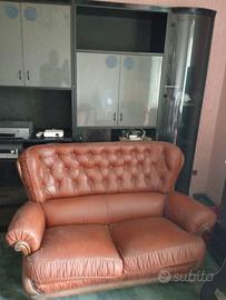 Divano e  2 poltrone in pelle