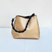 Borsa   spalla  tracolla  oro .  Parfois  .Nuova