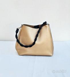 Borsa   spalla  tracolla  oro .  Parfois  .Nuova