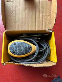 Smerigliatrice per finitura orbitale DEWALT.