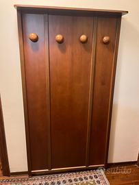 Mobile appendiabiti con mensola superiore