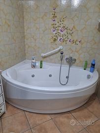 Vasca da bagno con idromassaggio