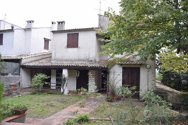 Villa di 120 m² con 5 locali a Ausonia