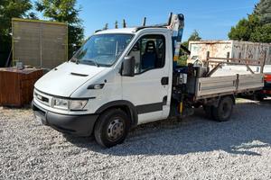 iveco Daily con gru PM3