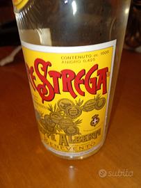 Bottiglia storica  liquore Strega