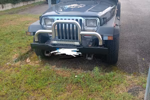 Jeep Wrangler 2.5L benzina