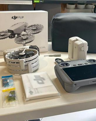 DJI Flip Fly More Combo + DJI RC2 con schermo