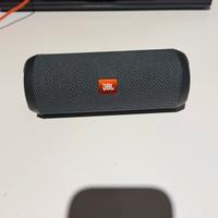 JBL Flip essential