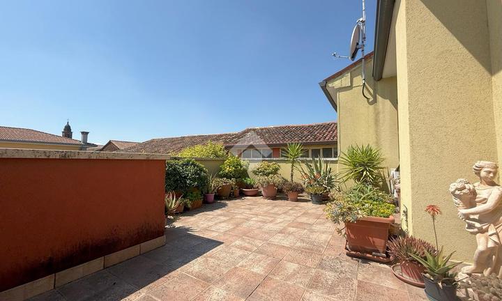 PALAZZO A SAN MARTINO DI LUPARI