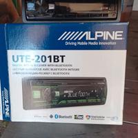 Autoradio Alpine con bluetooth integrato