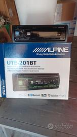 Autoradio Alpine con bluetooth integrato