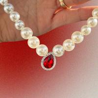 Collana di perle con pendente rosso San Valentino